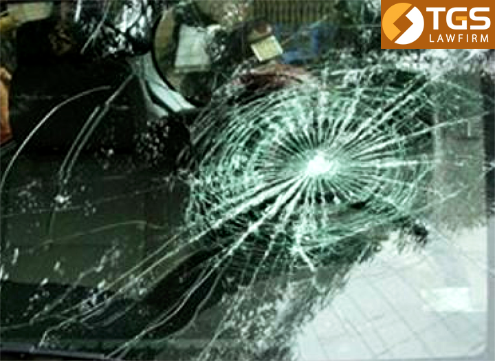 Xử lý hành vi ném đá làm vỡ cửa kính các ô tô trên cao tốc